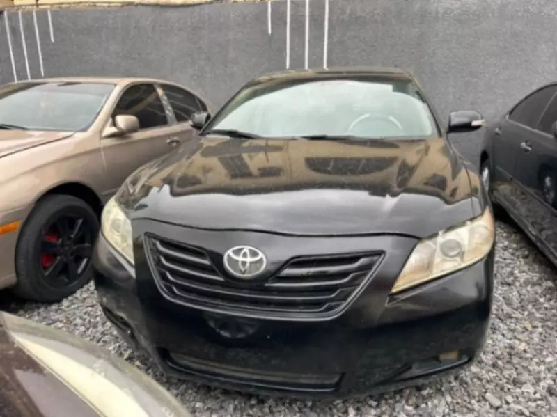 Toyota Camry   - 2009