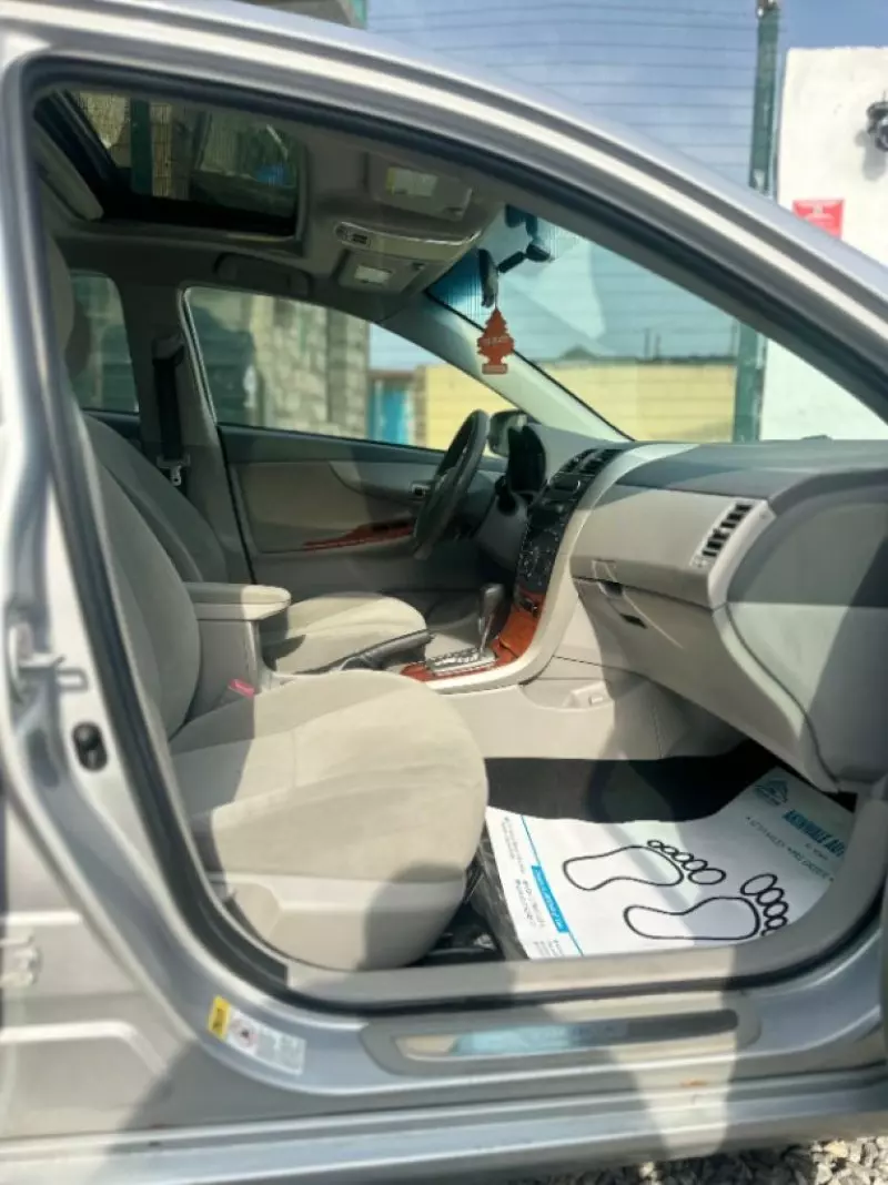 TOYOTA Corolla   - 2010