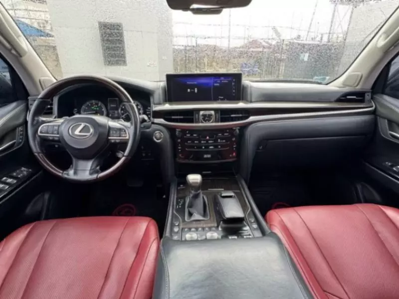 Lexus LX 570   - 2017