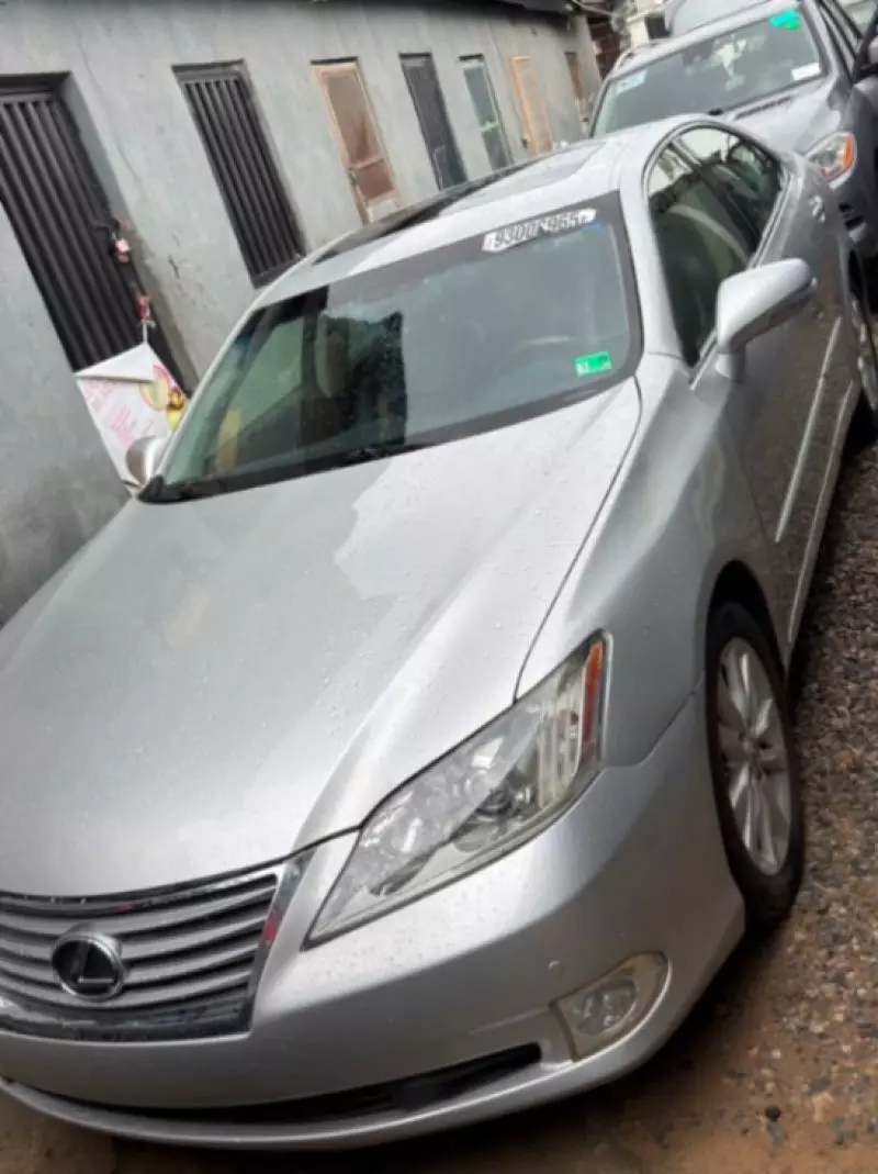 Lexus ES   - 2012