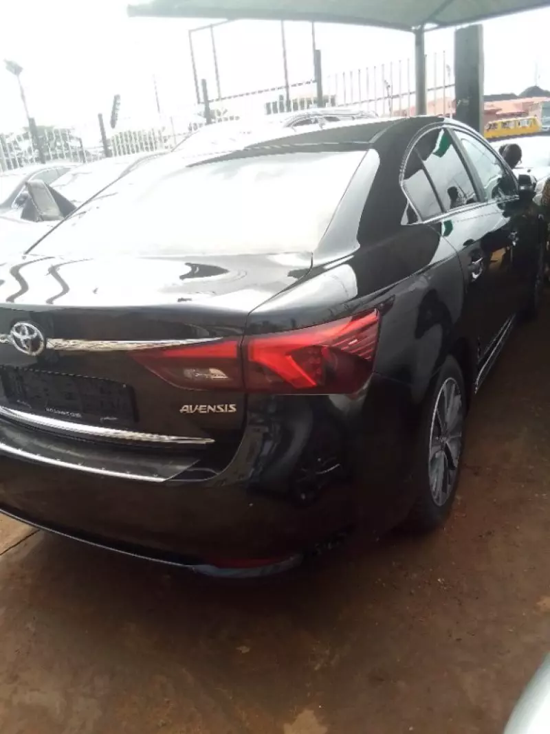 Toyota Avensis   - 2016