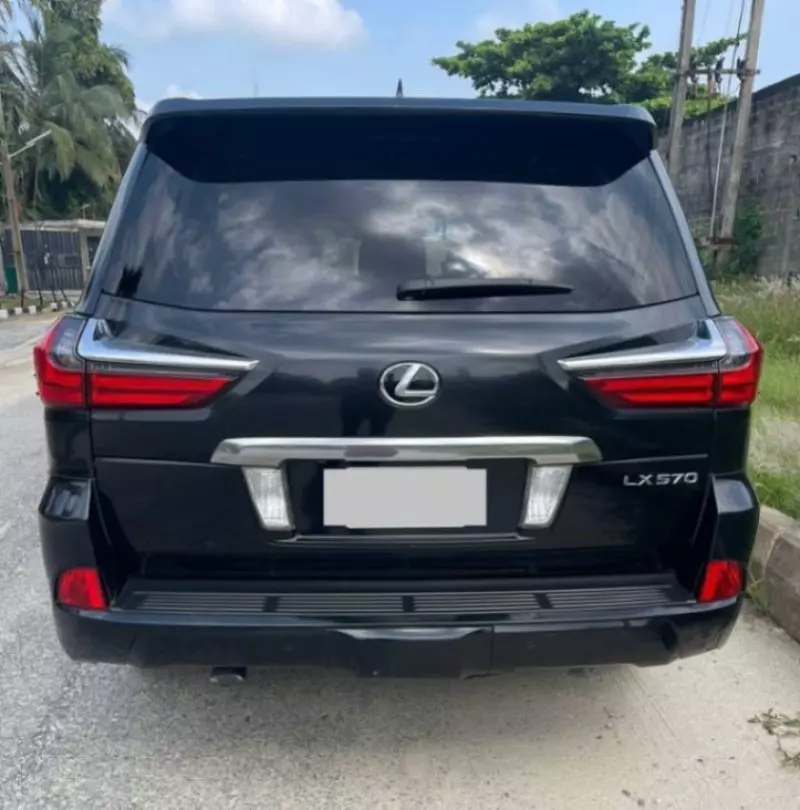 Lexus LX   - 2017