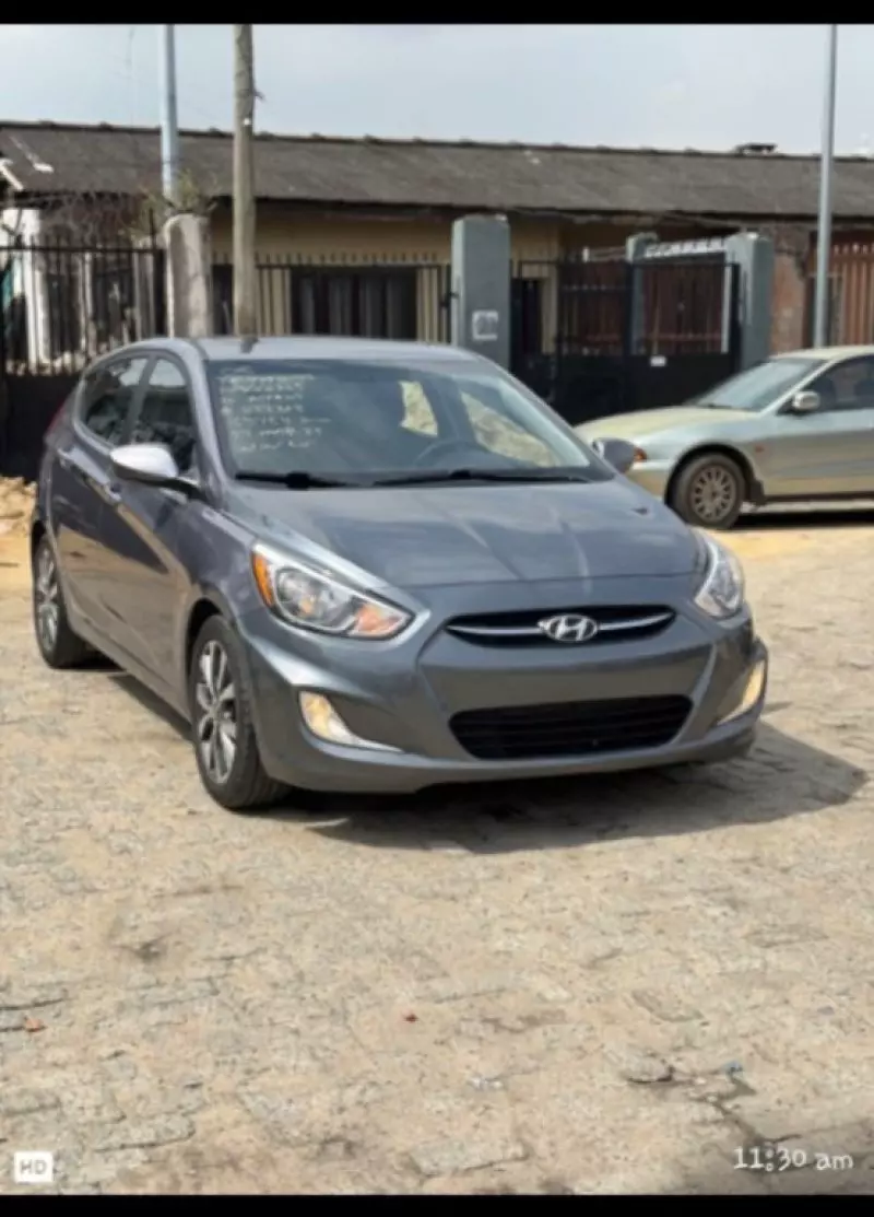 Hyundai Elantra   - 2016