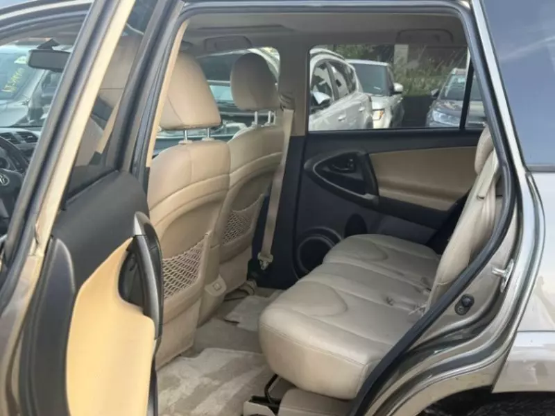 TOYOTA RAV 4   - 2011