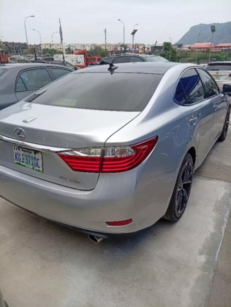 Lexus ES - 2013