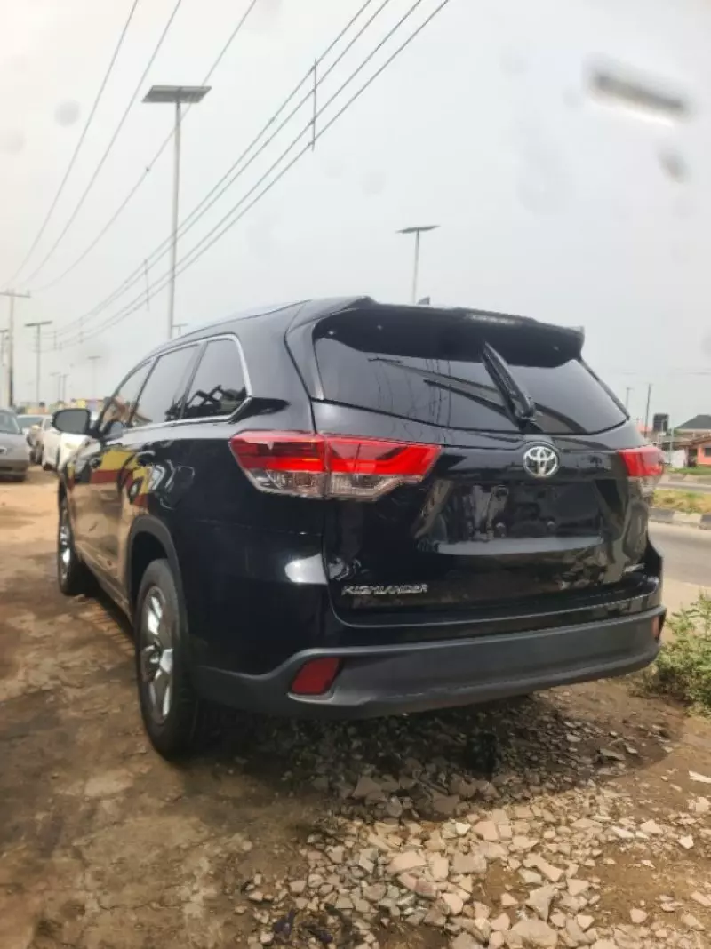 TOYOTA Highlander   - 2018