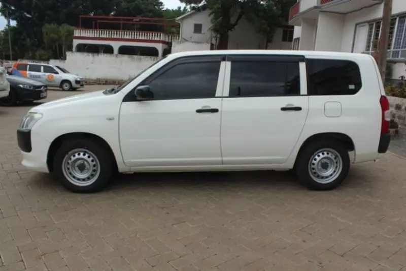 Toyota Probox    - 2017
