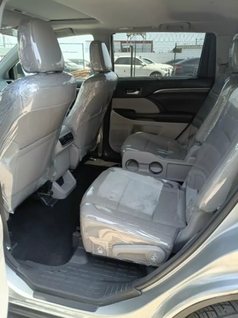 TOYOTA Highlander   - 2017