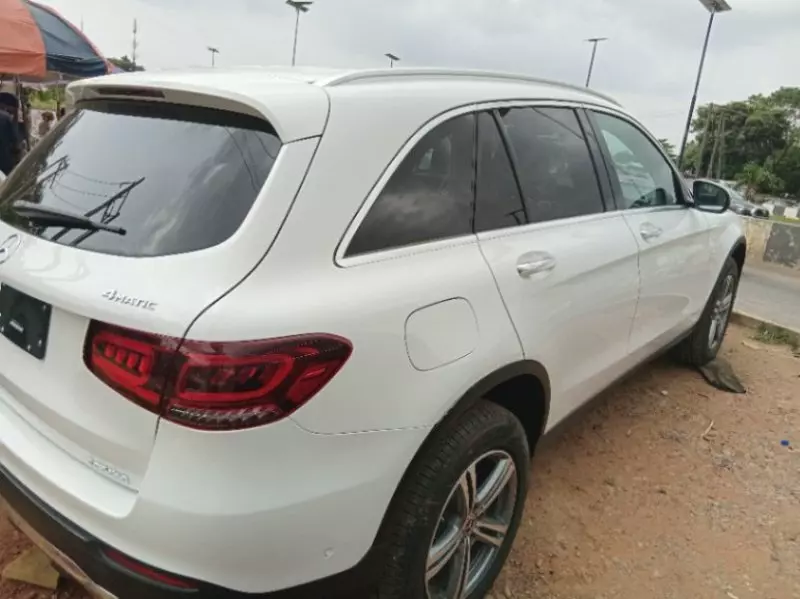 Mercedes-Benz Glc-class   - 2022
