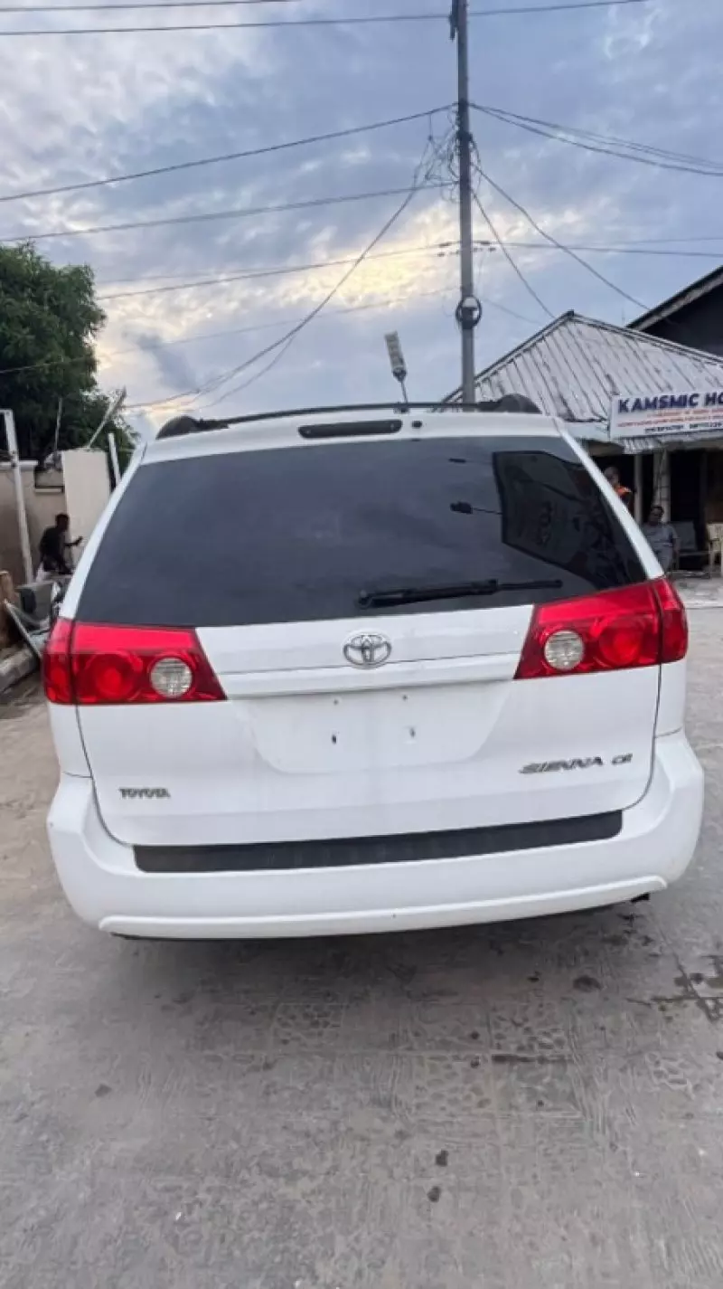 Toyota Sienna   - 2008