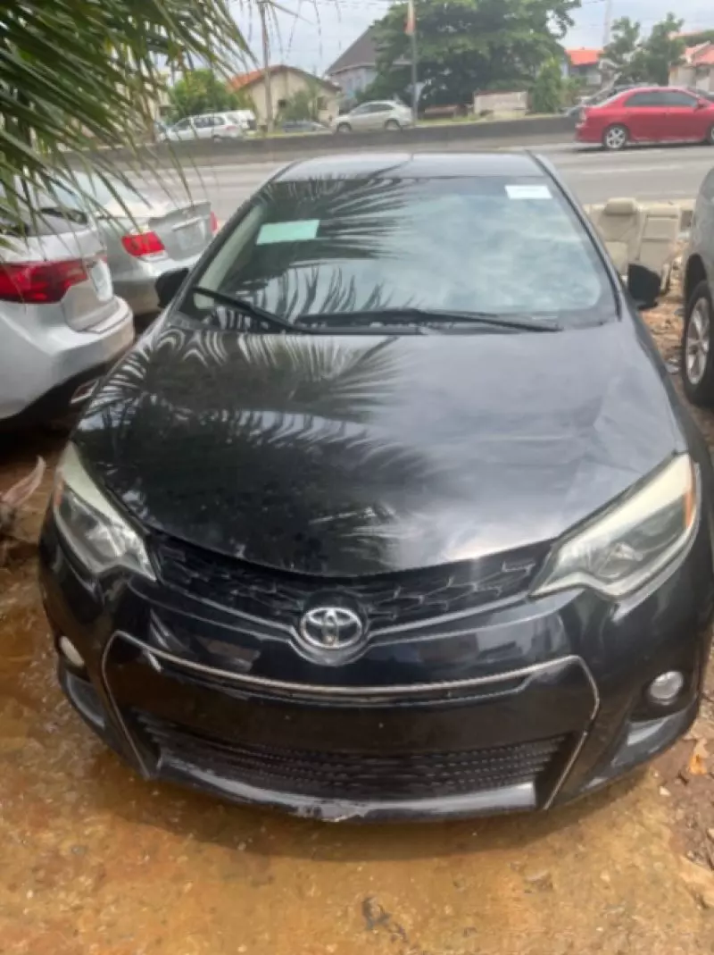 Toyota Corolla   - 2014