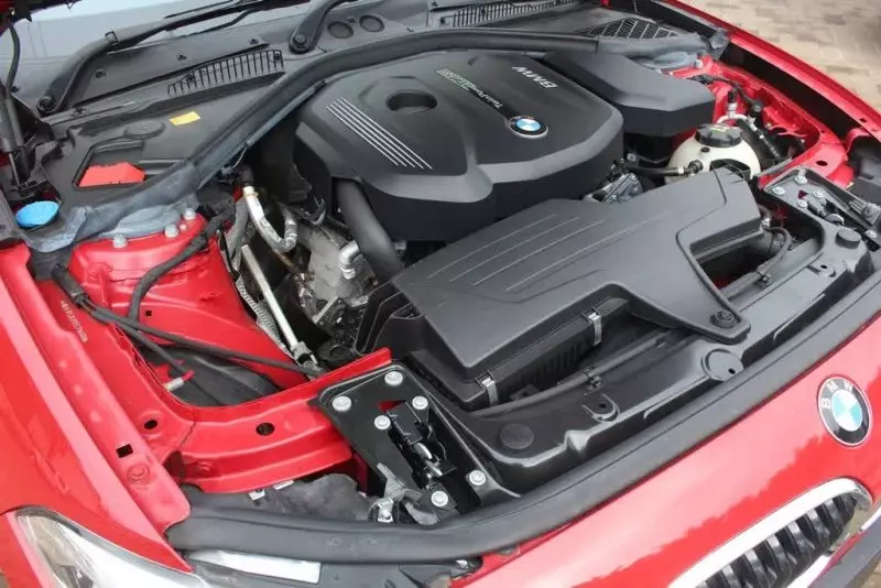 BMW 118i   - 2018