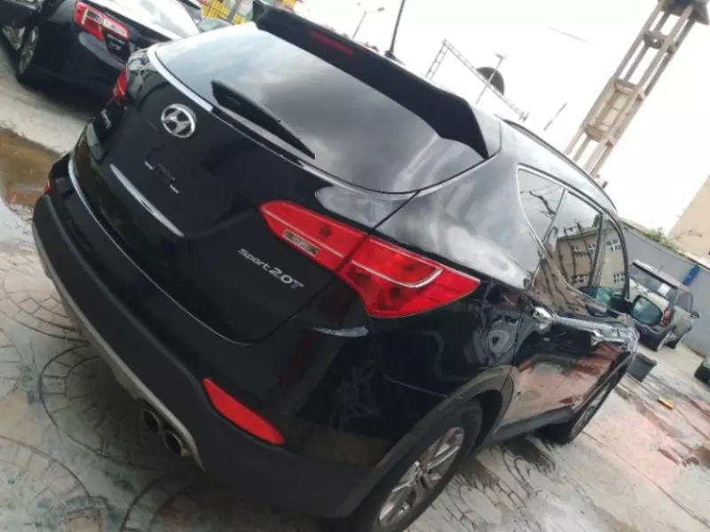 Hyundai Santa Fe   - 2013