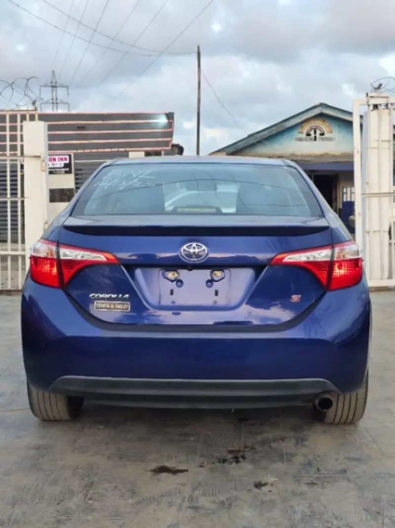 Toyota Corolla   - 2014