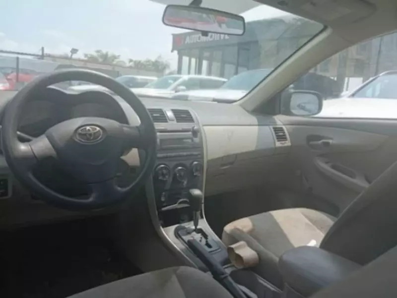 TOYOTA Corolla - 2012