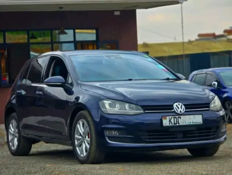 Volkswagen Golf   - 2014