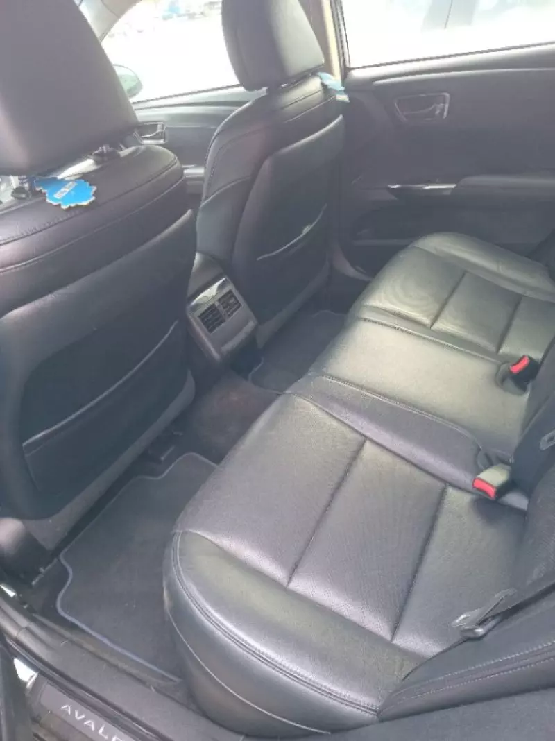 Toyota Avalon - 2015