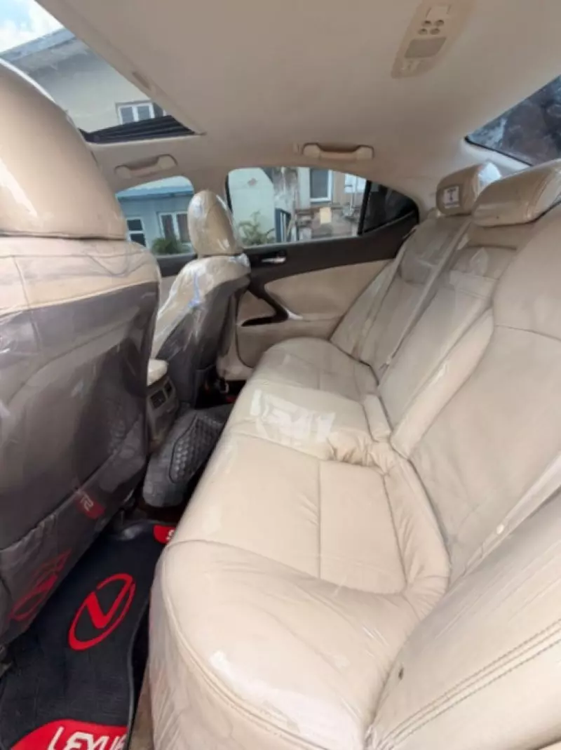 Lexus IS 250   - 2009