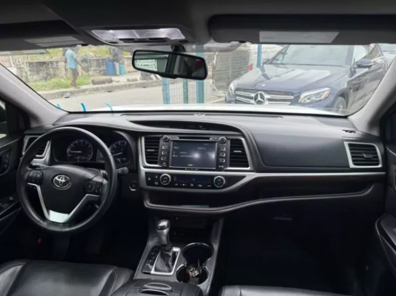 TOYOTA Highlander   - 2016