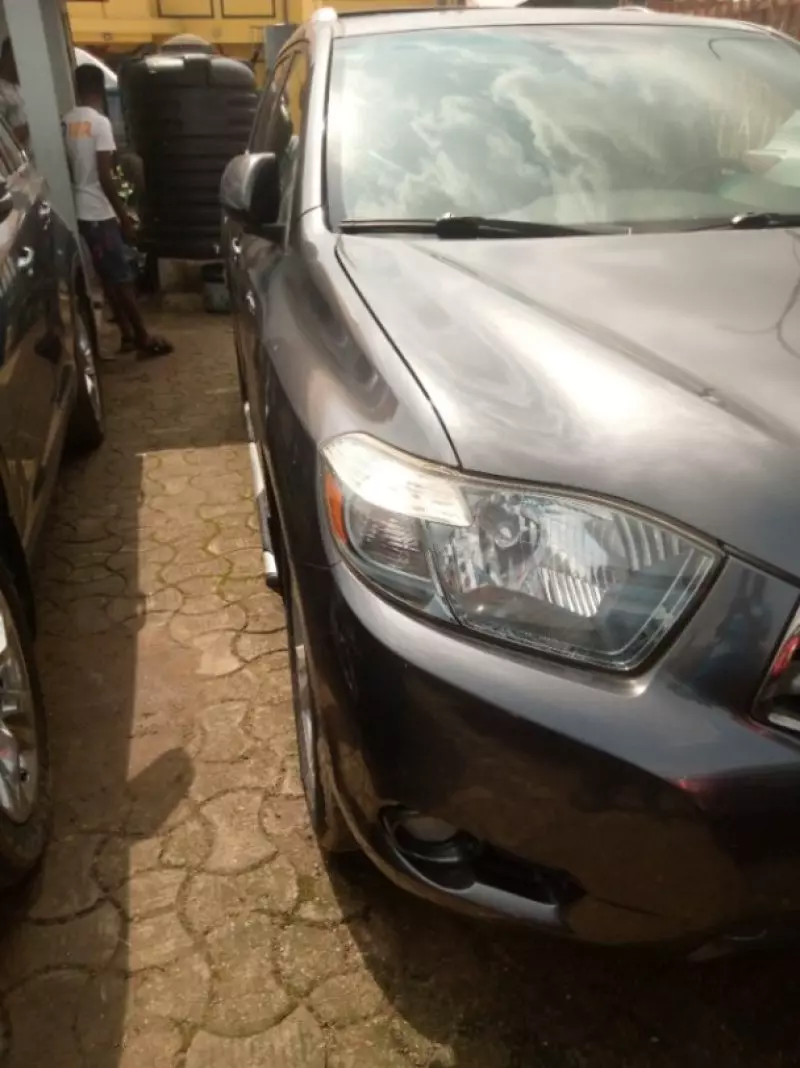 Toyota Highlander   - 2009