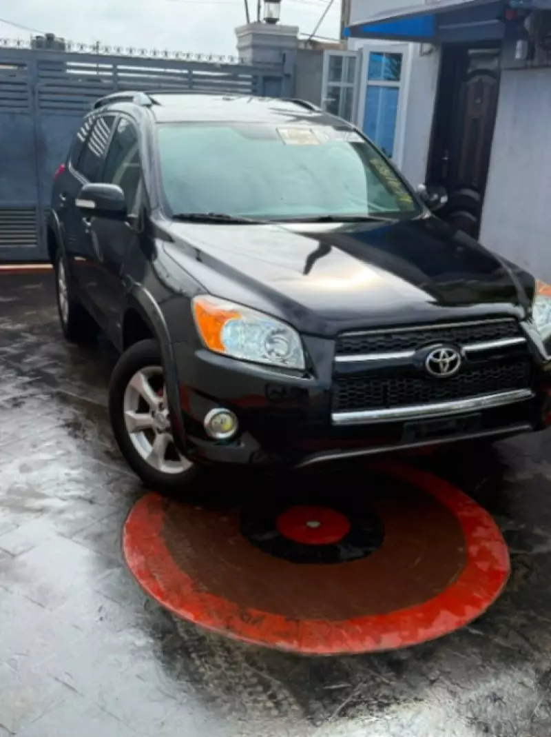 TOYOTA RAV 4 - 2010