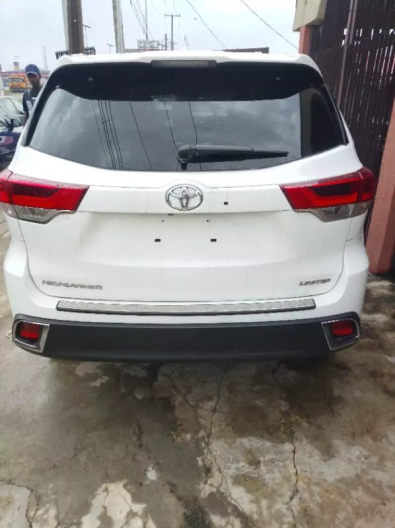 TOYOTA Highlander   - 2018