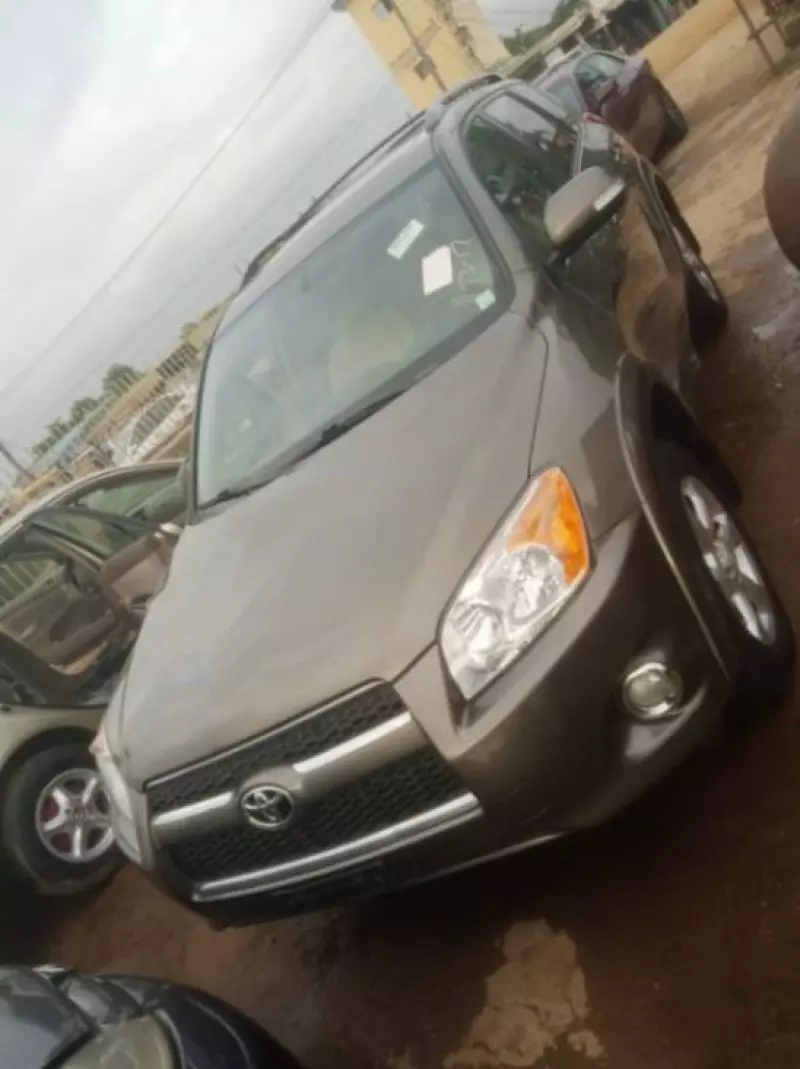 Toyota Rav4   - 2011