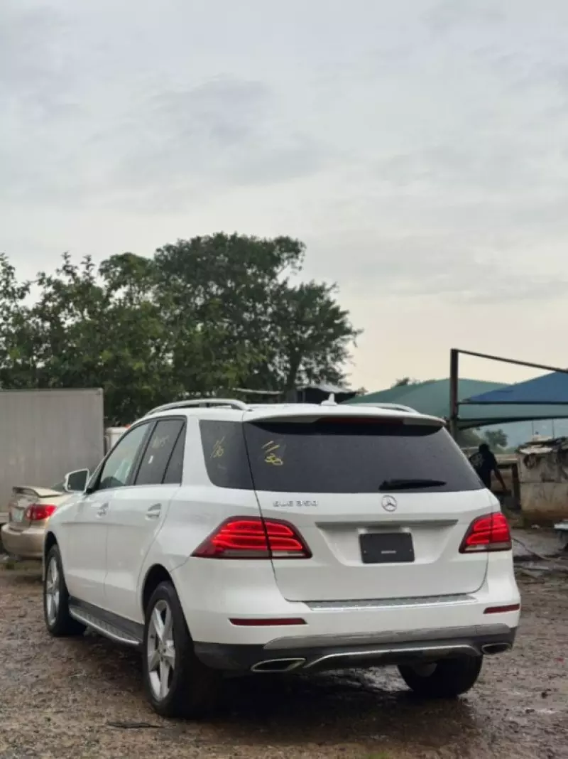 Mercedes-Benz GLE-Class   - 2016