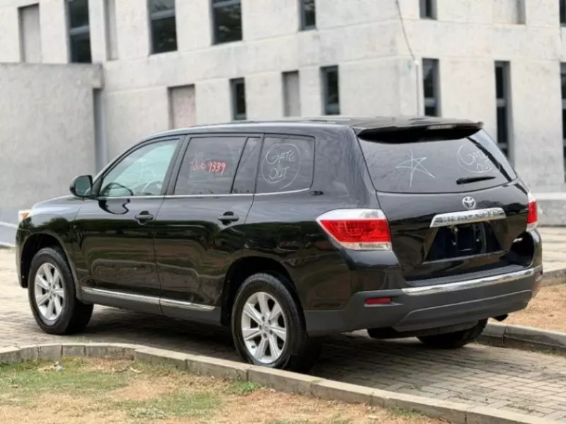 Toyota Highlander   - 2013