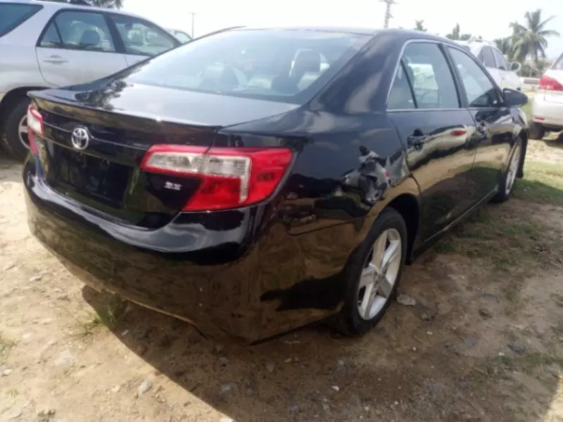 Toyota Camry   - 2014
