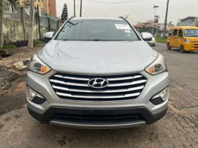 Hyundai Santa Fe   - 2016