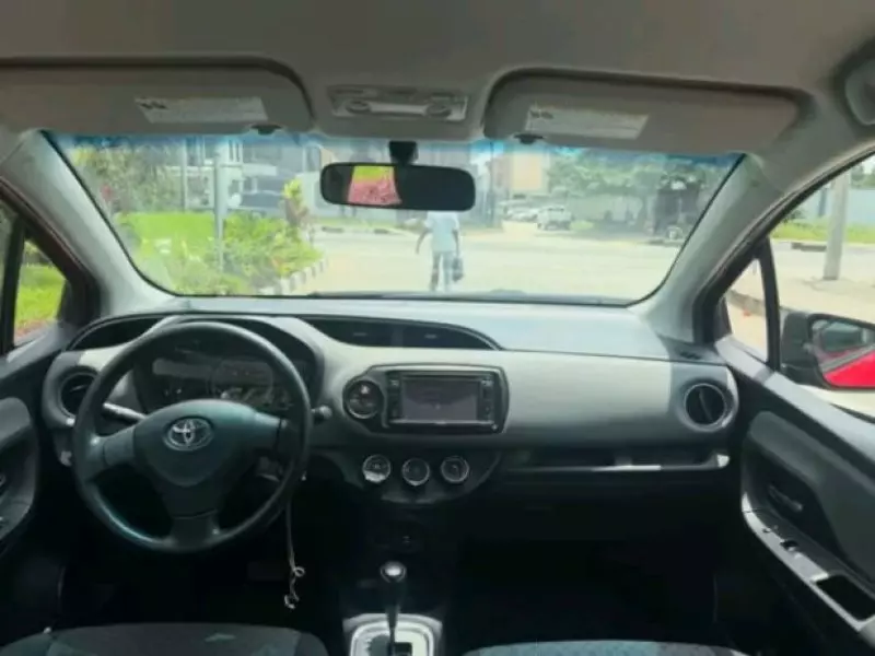 TOYOTA yaris   - 2015