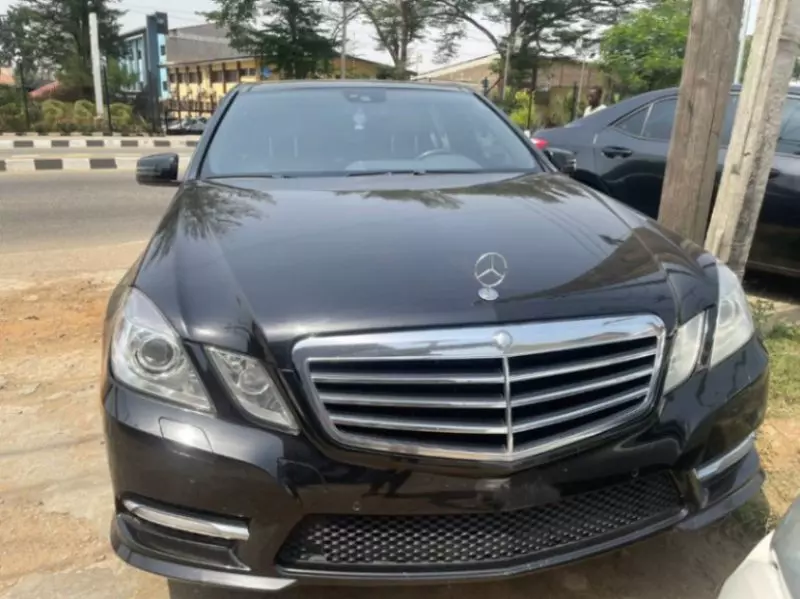Mercedes-Benz E350   - 2013