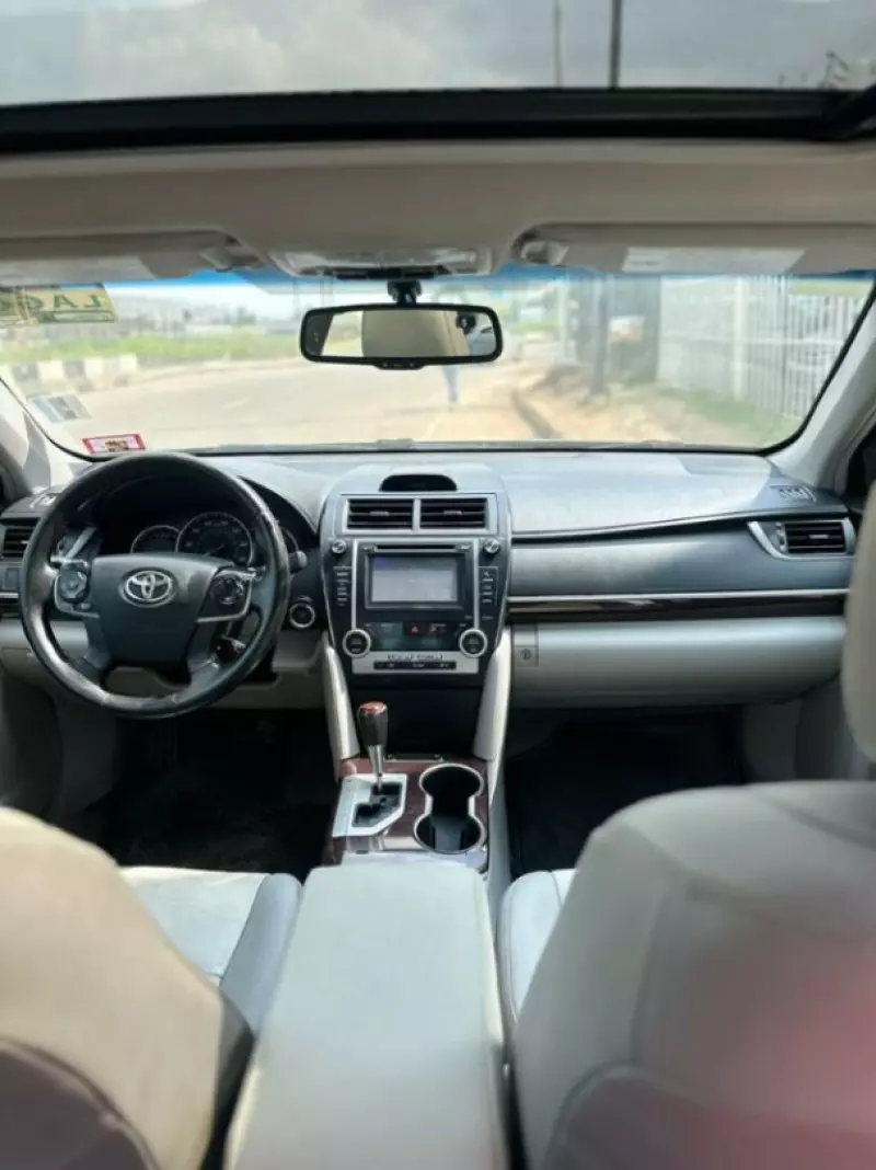 Toyota Camry   - 2013