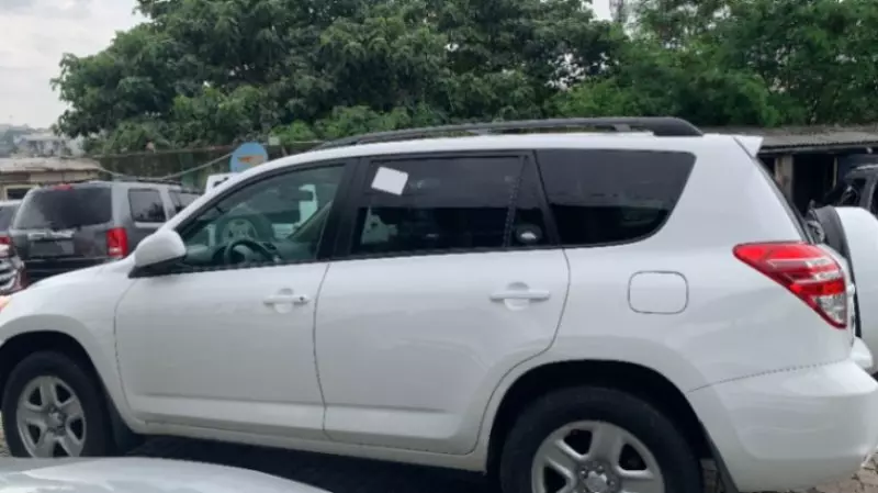 Toyota RAV 4   - 2012