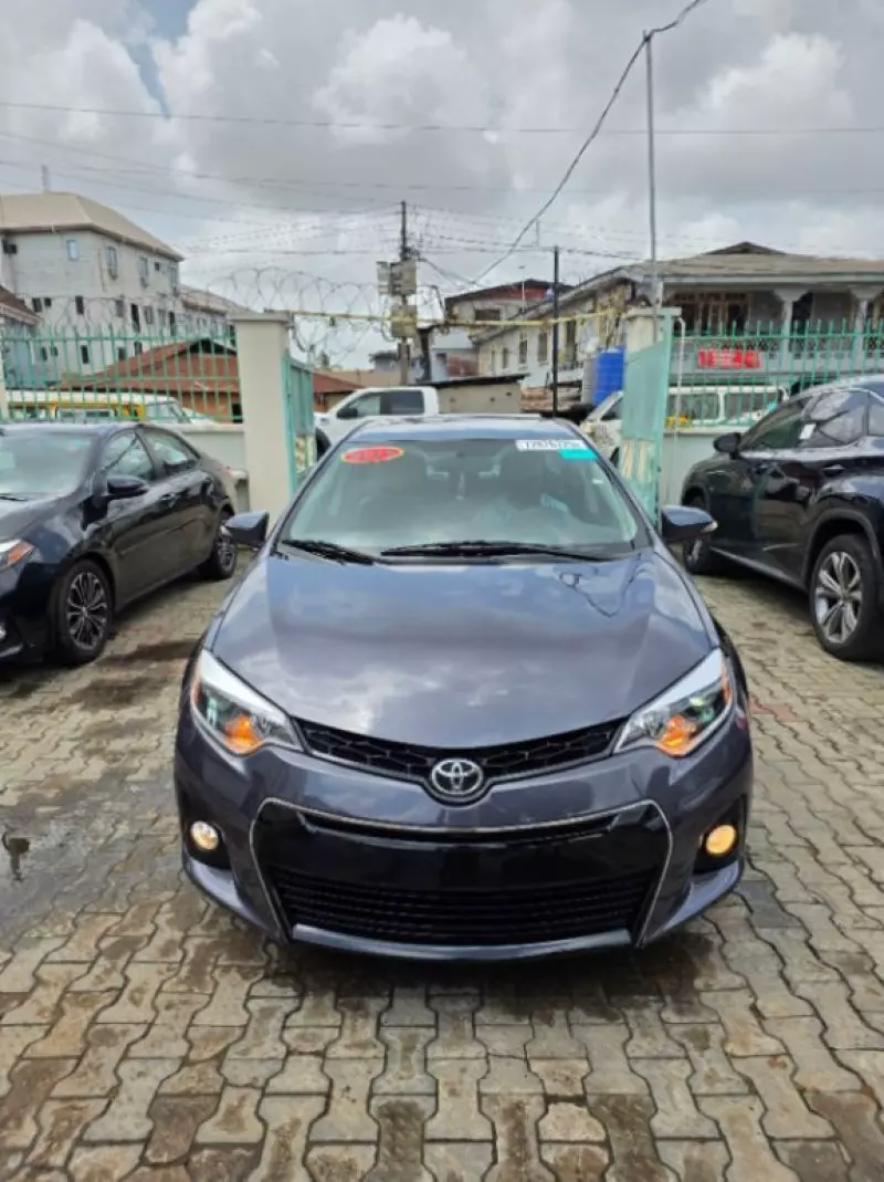TOYOTA Corolla   - 2015