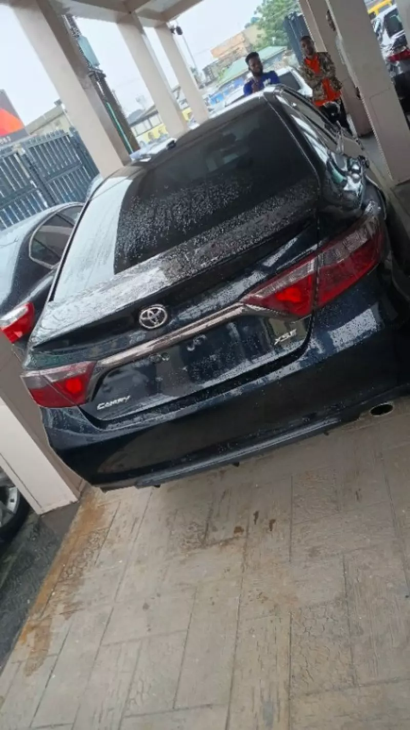 TOYOTA Camry   - 2015