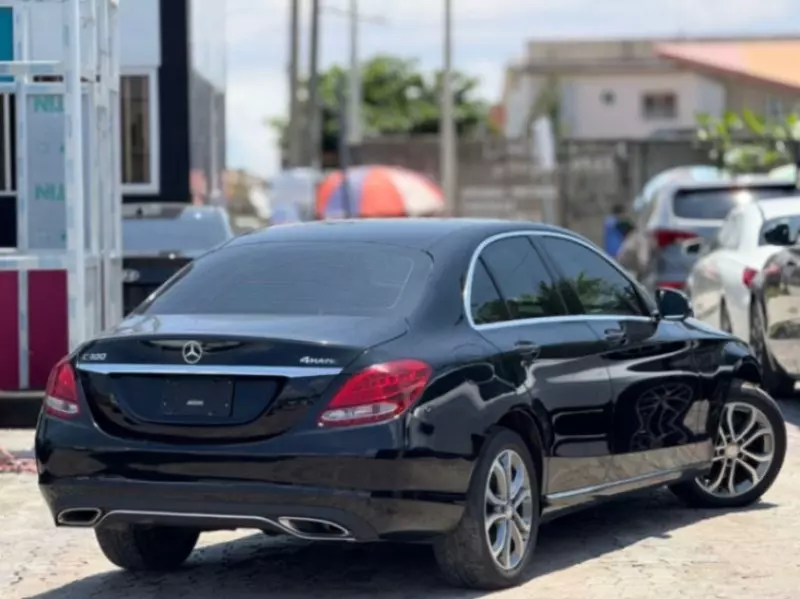 Mercedes-Benz C 300   - 2015
