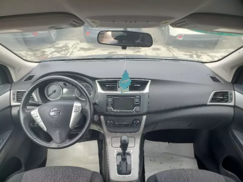 Nissan Sentra   - 2015