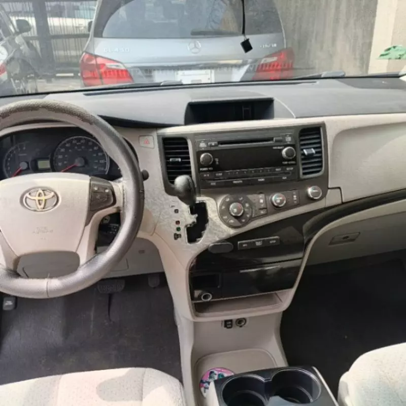 Toyota Sienna   - 2012