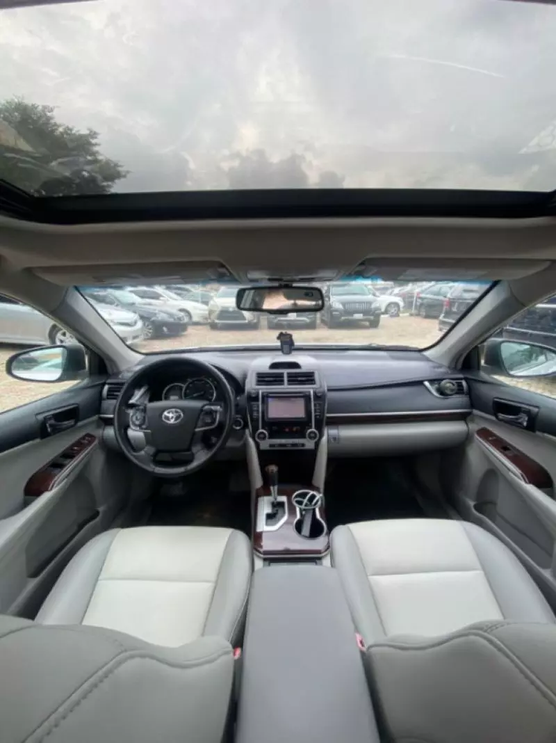 TOYOTA Camry - 2012