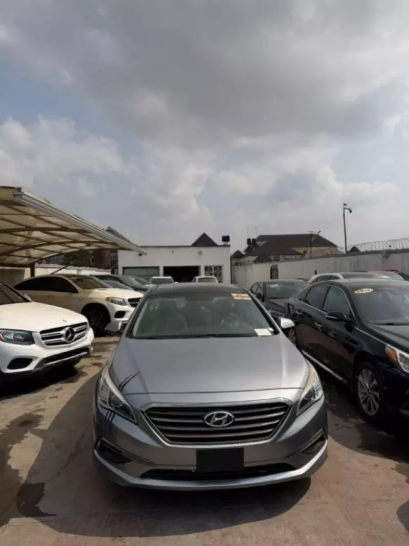 Hyundai Sonata   - 2015