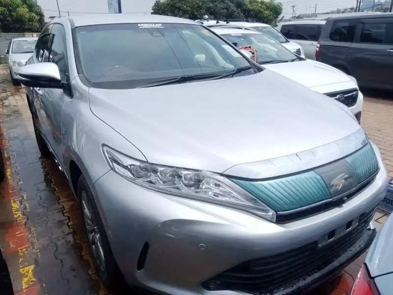 Toyota Harrier   - 2016