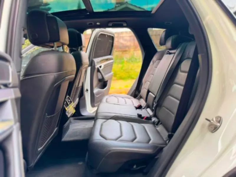 Volkswagen Touareg   - 2019