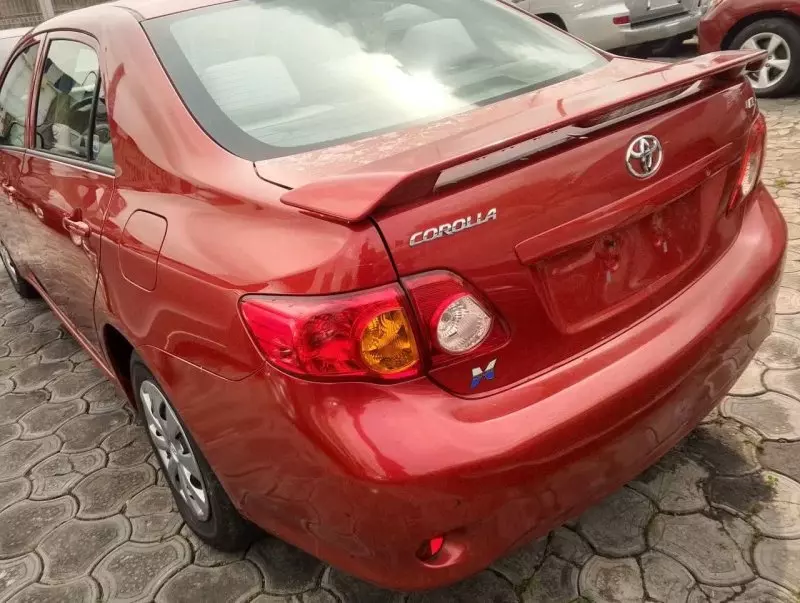 Toyota Corolla   - 2009