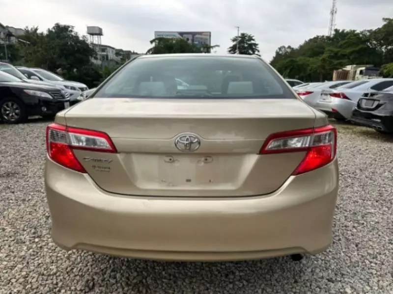 TOYOTA Camry   - 2012