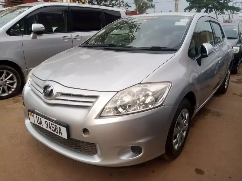 Toyota Auris   - 2010