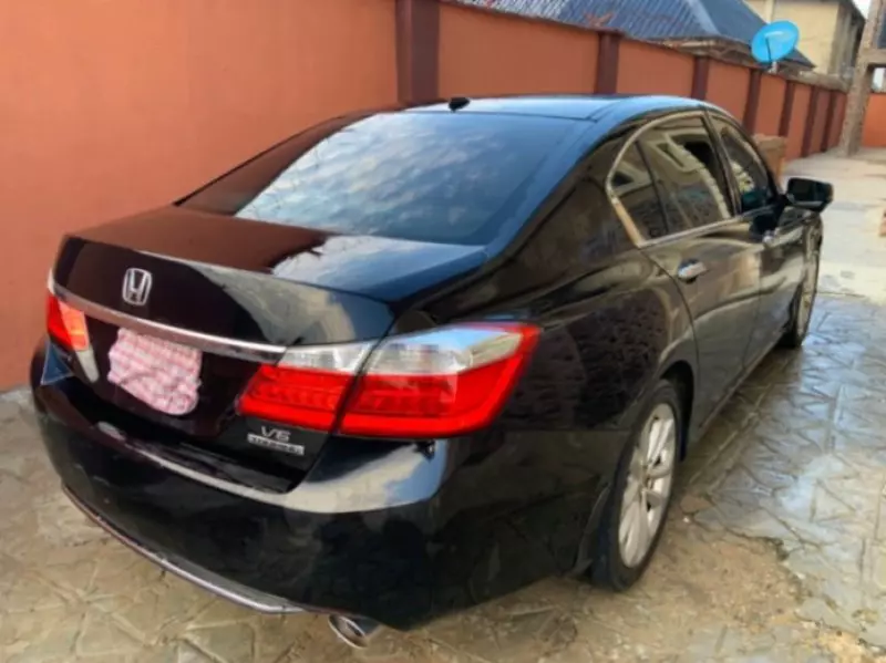 Honda Accord   - 2012