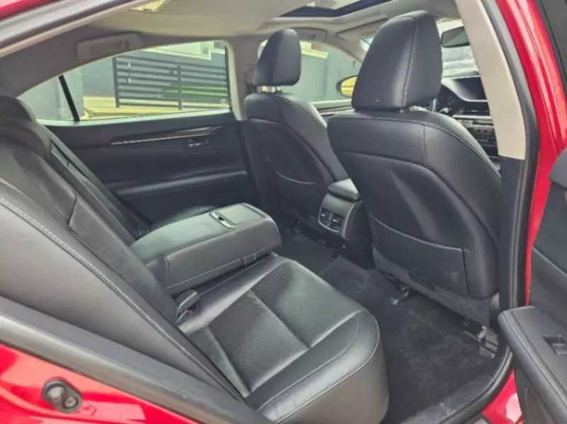 Lexus ES   - 2014