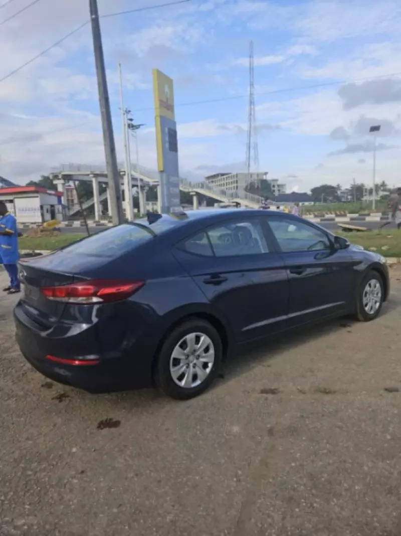 Hyundai Elantra   - 2017